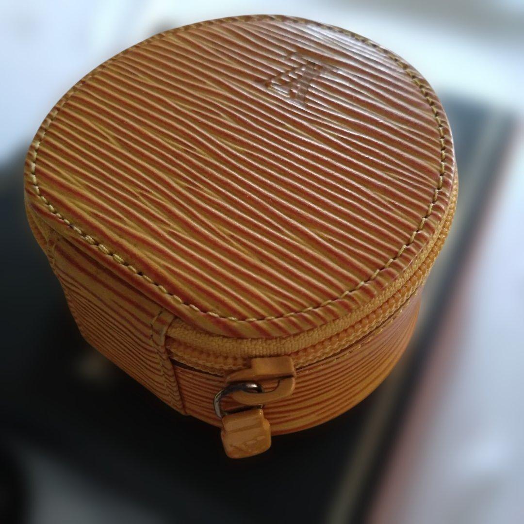 LOUIS VUITTON エピ レザー ジュエリーケース パリ専用箱 リボン付