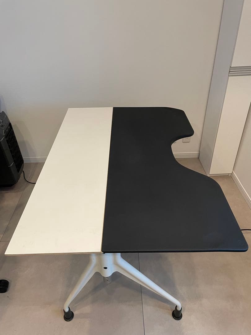 エンペロップデスク ハーマンミラー