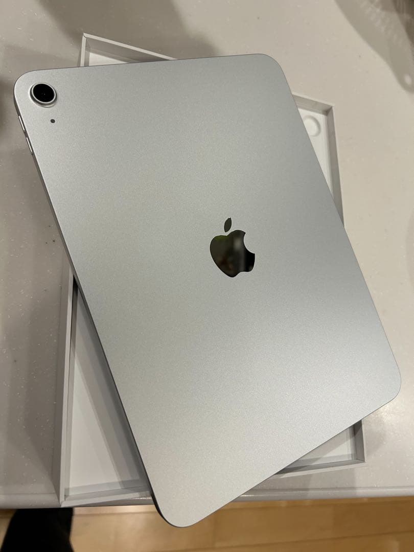 【新品未使用】Apple iPad A16世代　シルバー 本体