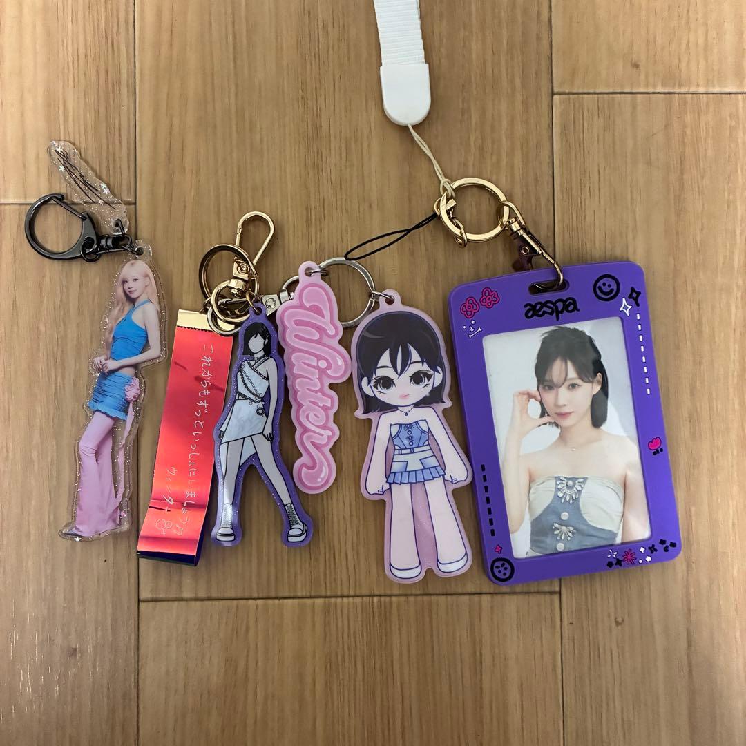 aespa トートバッグとキーホルダーとピンバッチ