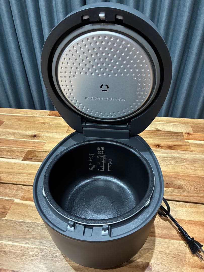 美品‼︎ アイリスオーヤマ 炊飯器 コンパクト5.5合 RC-ILA50-B