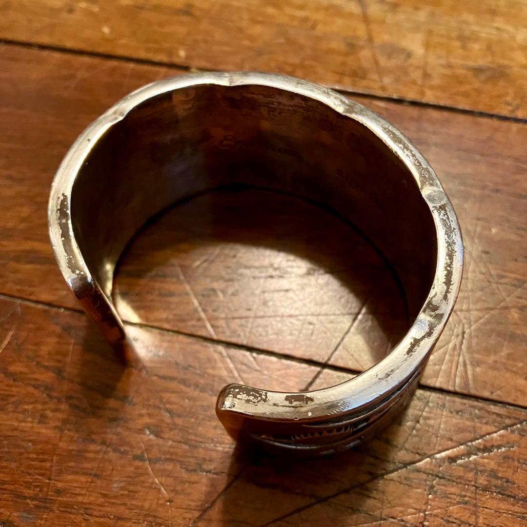 インディアンジュエリー ナバホ族 エマーソン ビル作 スタンプワーク バングル