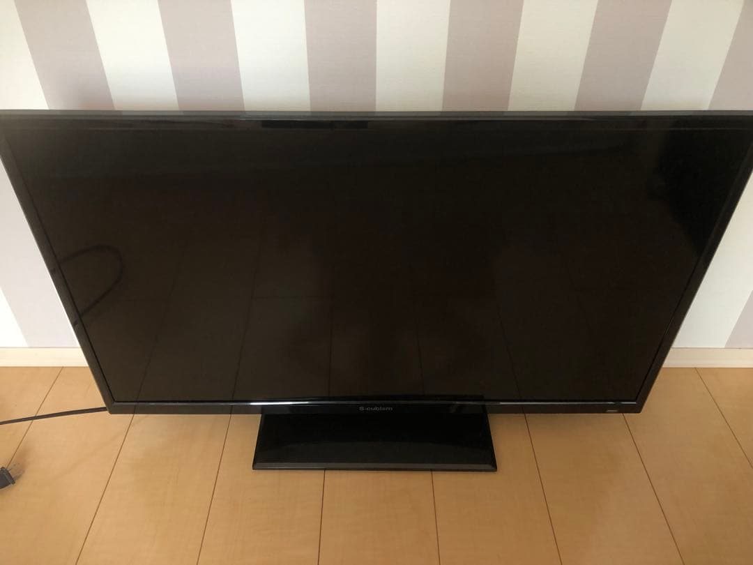 【送料込】S-cubism エスキュービズム 32型 TV