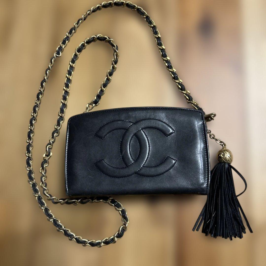 P*e様 シャネル　ポシェット　紺色