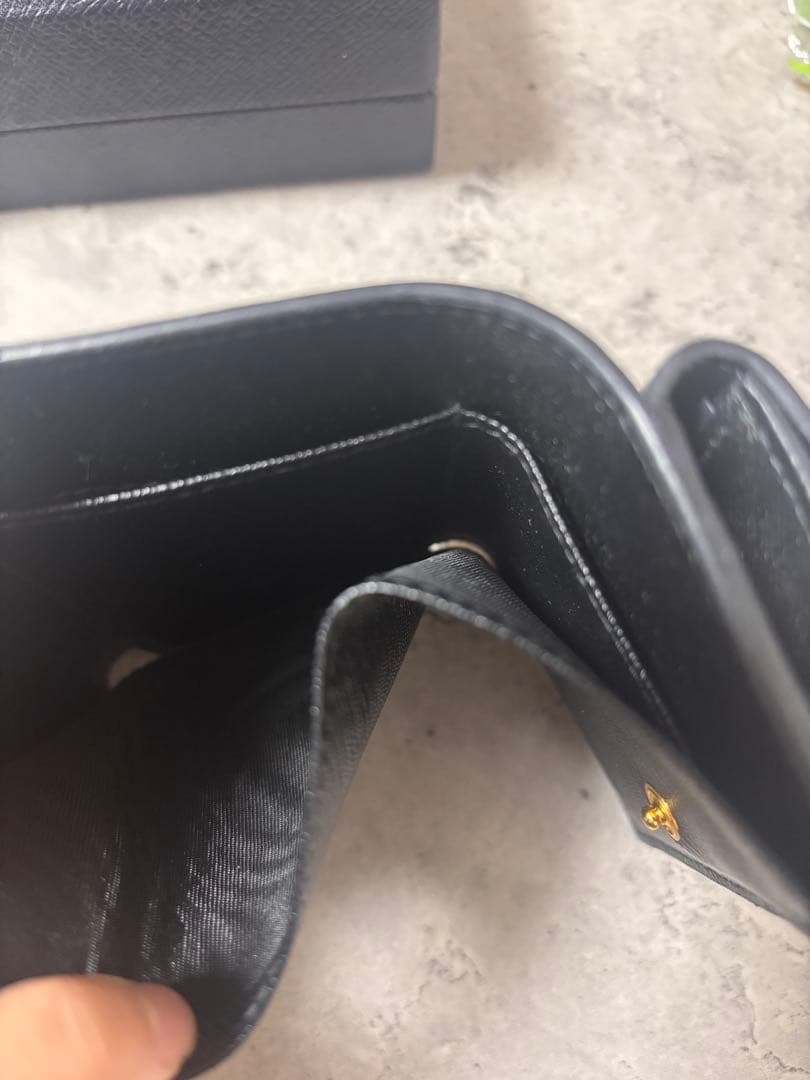 PRADA ブラックレザー 三つ折り財布