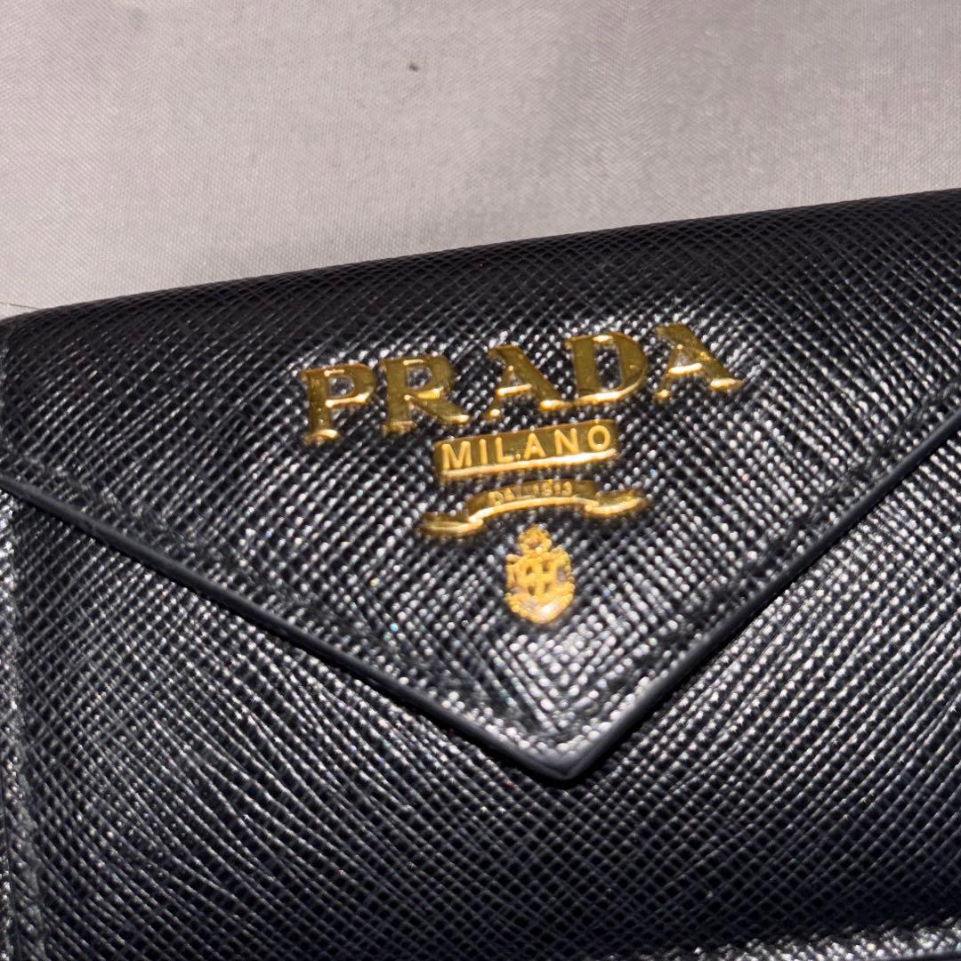 PRADA ブラックレザー 三つ折り財布