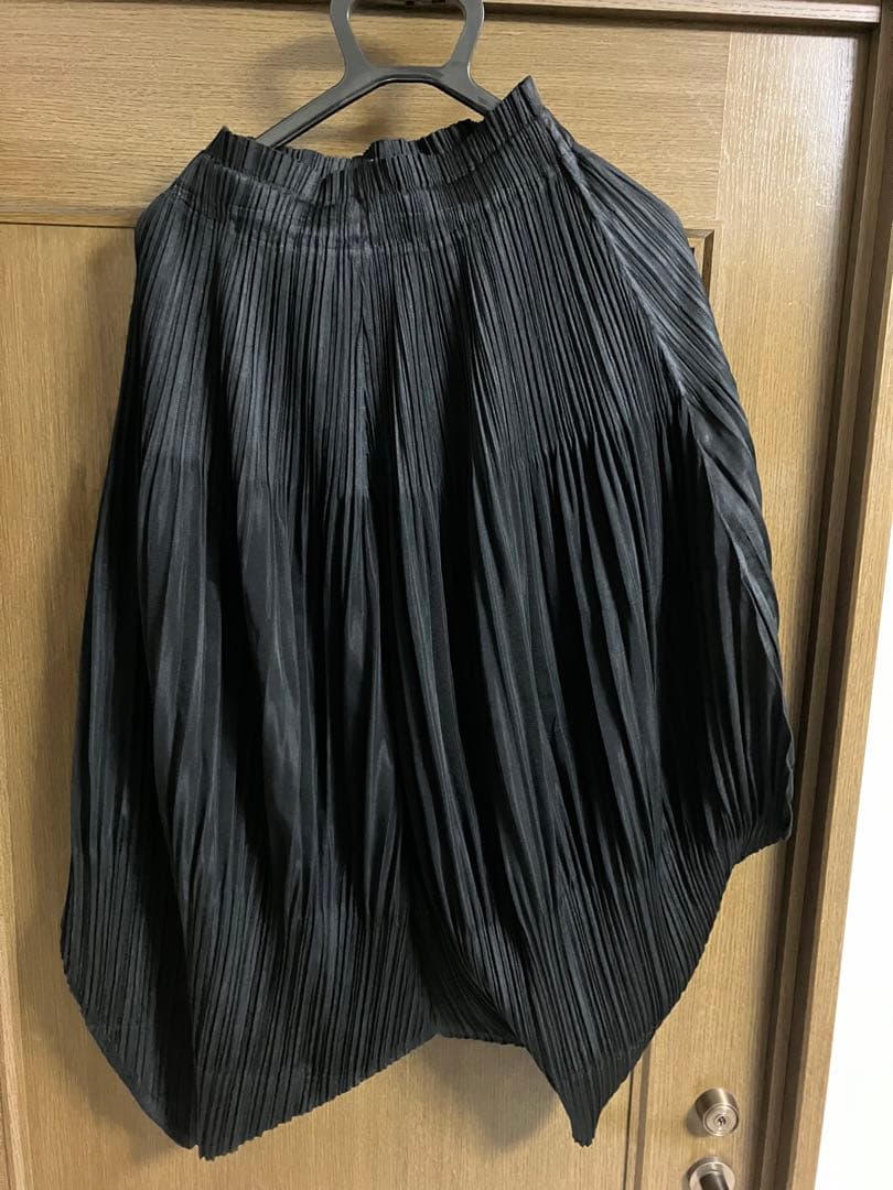 イッセイミヤケ　ワイドサルエルパンツ