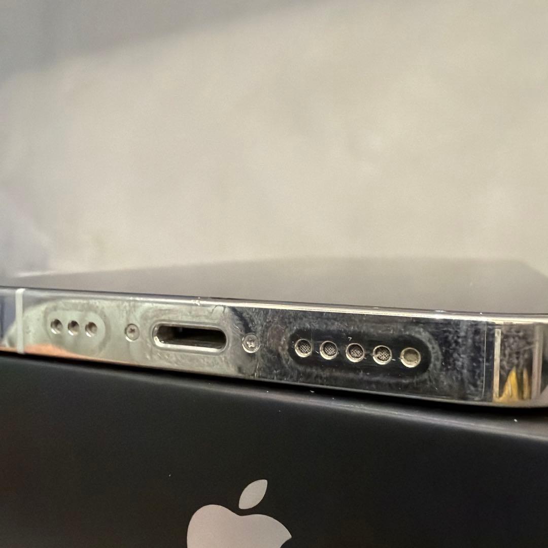 iPhone12 Pro本体シルバー