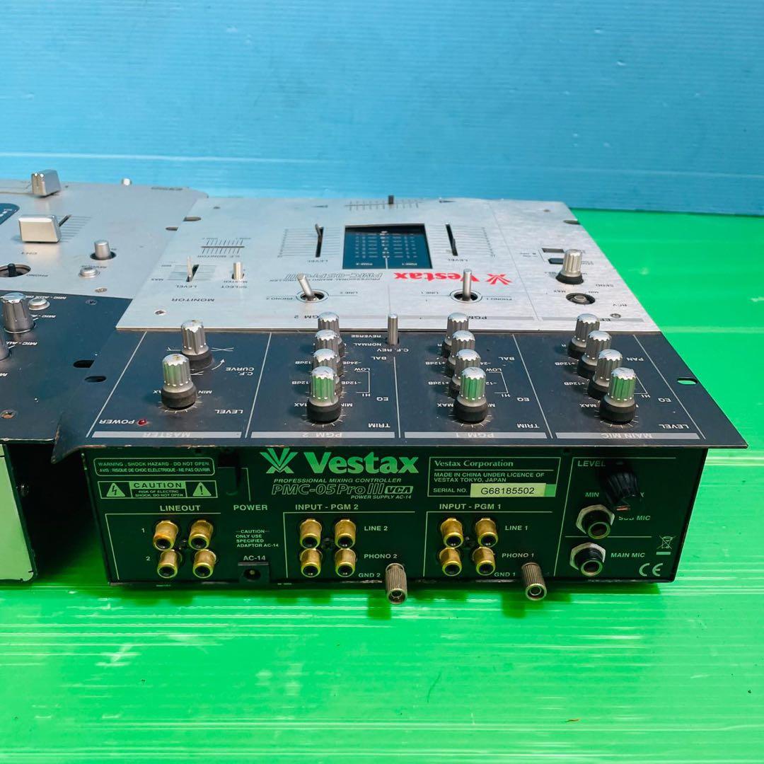 VestaxPMC-05ProIIIvcaDJミキサーとNumark PPD01