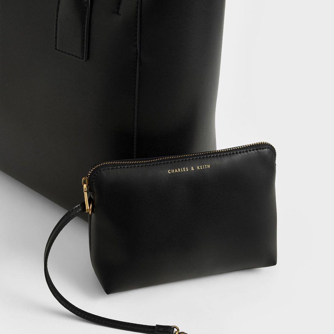 新品　未使用✴︎CHARLES&KEITH バック A4バック