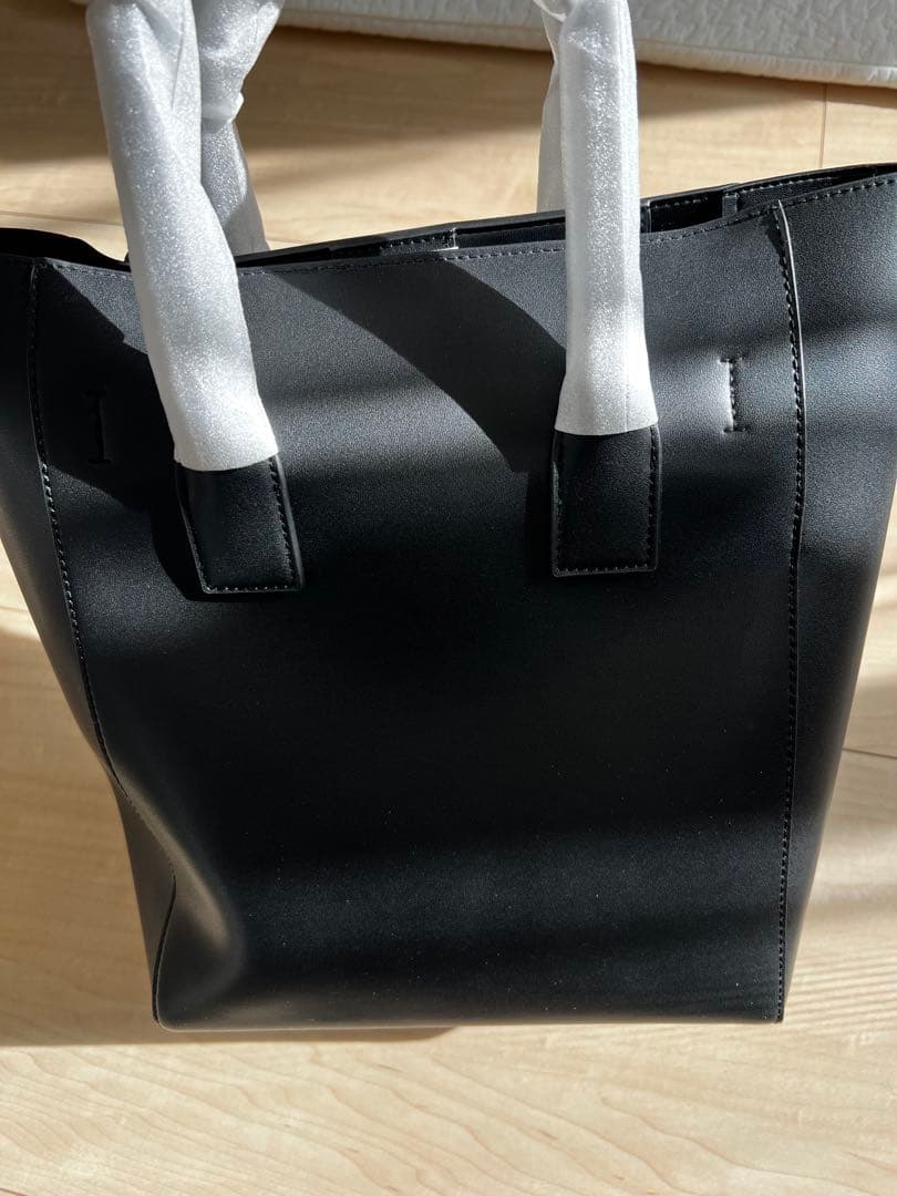 新品　未使用✴︎CHARLES&KEITH バック A4バック