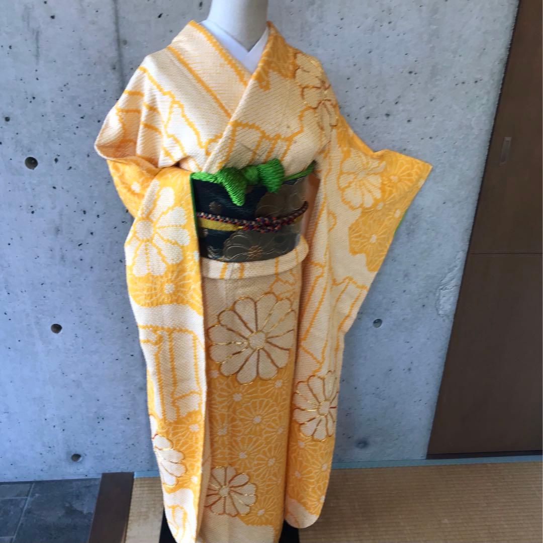 正絹　絞りの振袖　菊柄に金駒