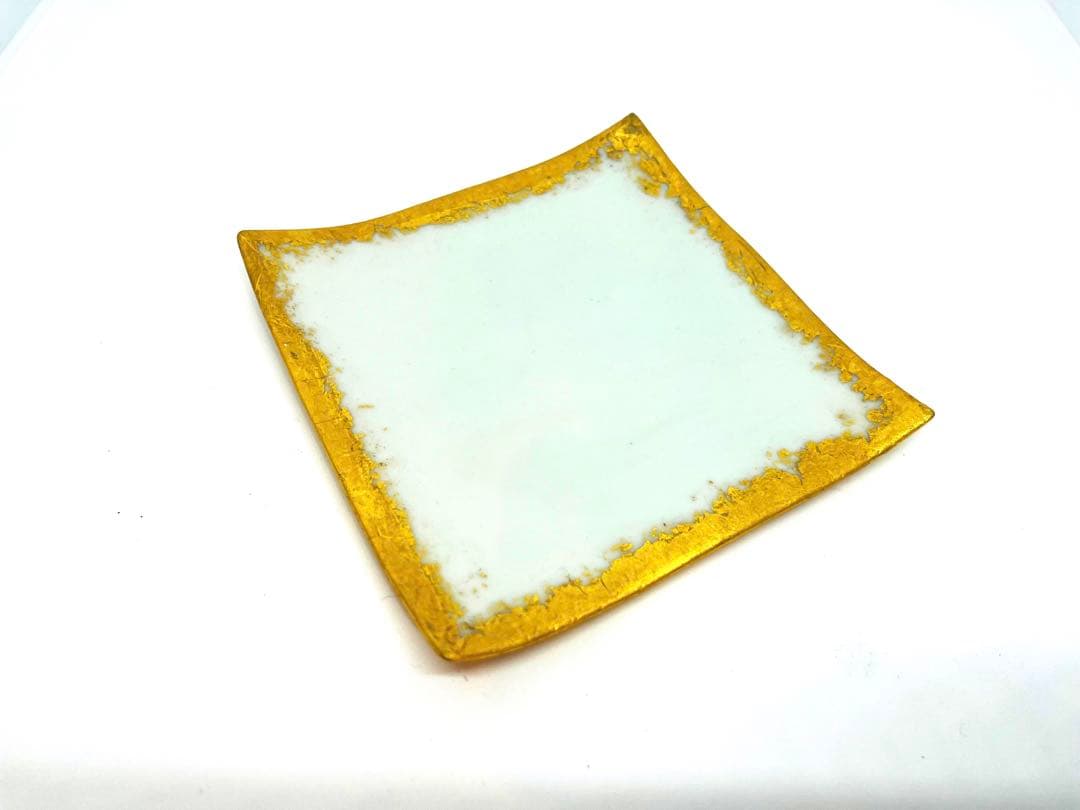 【川瀬竹志（かわせたけし）】白磁/金彩/角皿2客