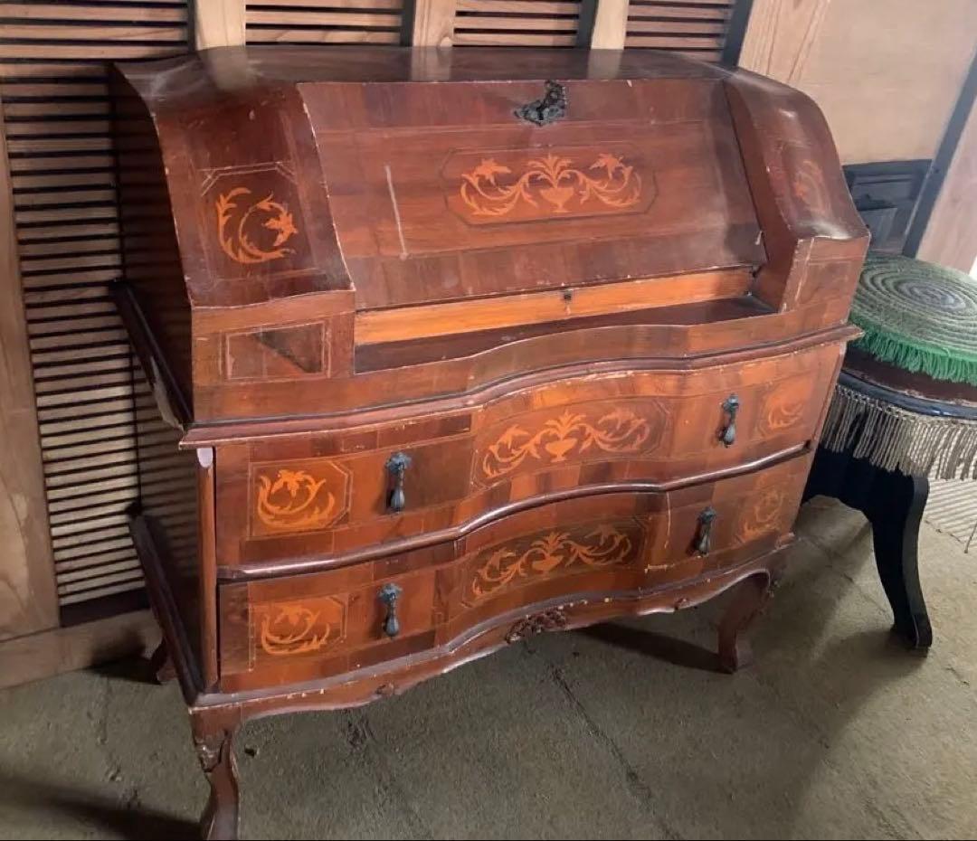 ライティングビューロー　イタリア　アンティーク 猫足　鍵付き