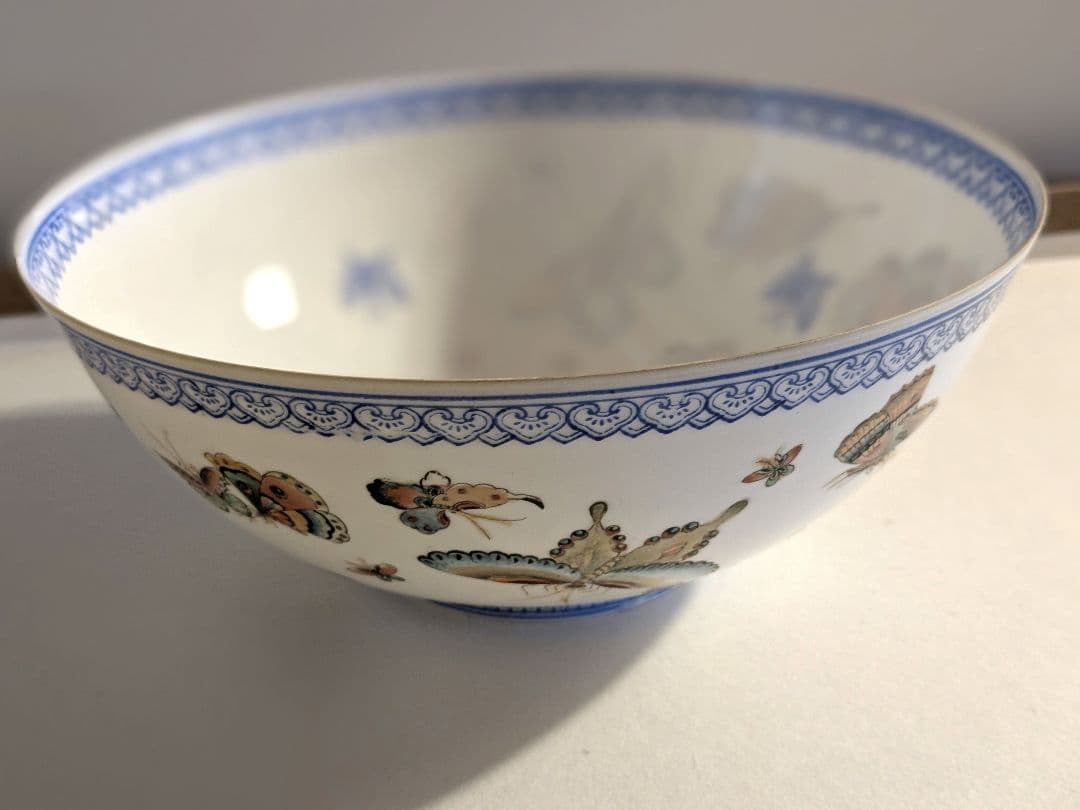中国　景徳鎮　薄胎碗　中椀　蝶　花　白　薄胎磁　薄胎鉢　器　古い　器　透ける