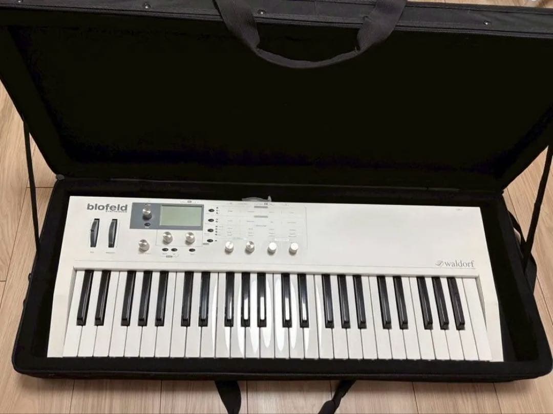 【大幅値下げ！】WALDORF Blofeld 49鍵シンセサイザー ケース付