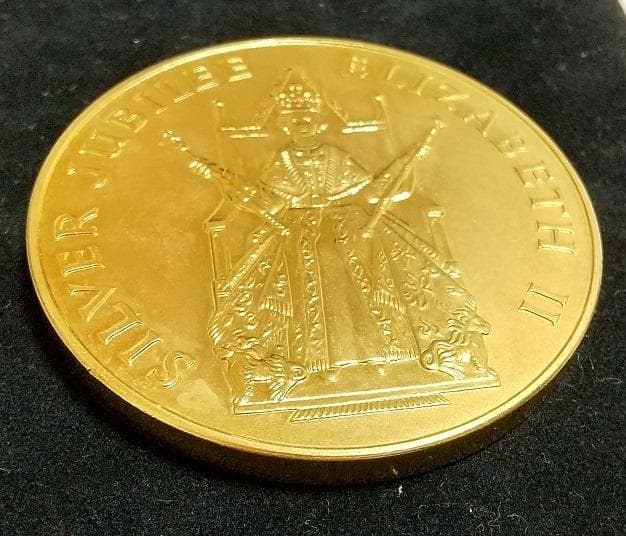 58mm 1977年 イギリス シルバージュビリー ギルドメダル 金メッキ銅