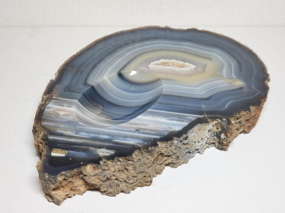 瑪瑙 1.7kg メノウ 原石 鑑賞石 自然石 誕生石 水石 鉱物 宝石 置石