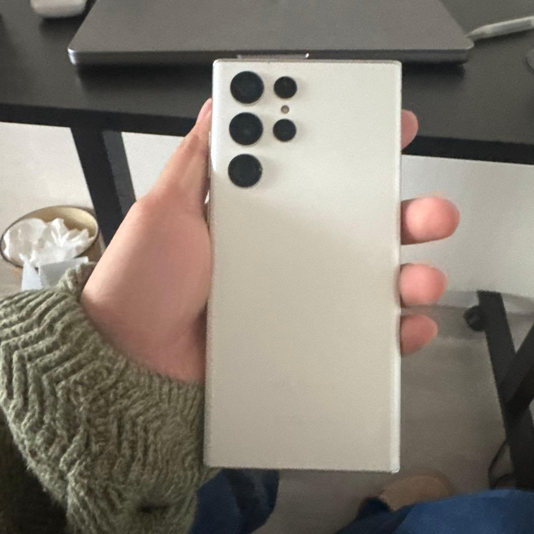 Samsung Galaxy S22 Ultra ホワイト
