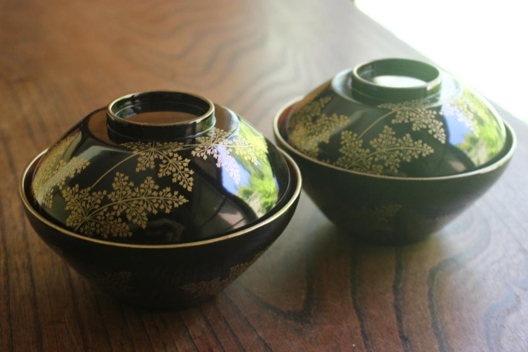 時代逸品！時代内朱金縁黒漆に優美な羊歯蒔絵の映えるお椀2点（検輪島塗蒔絵椀雑煮椀