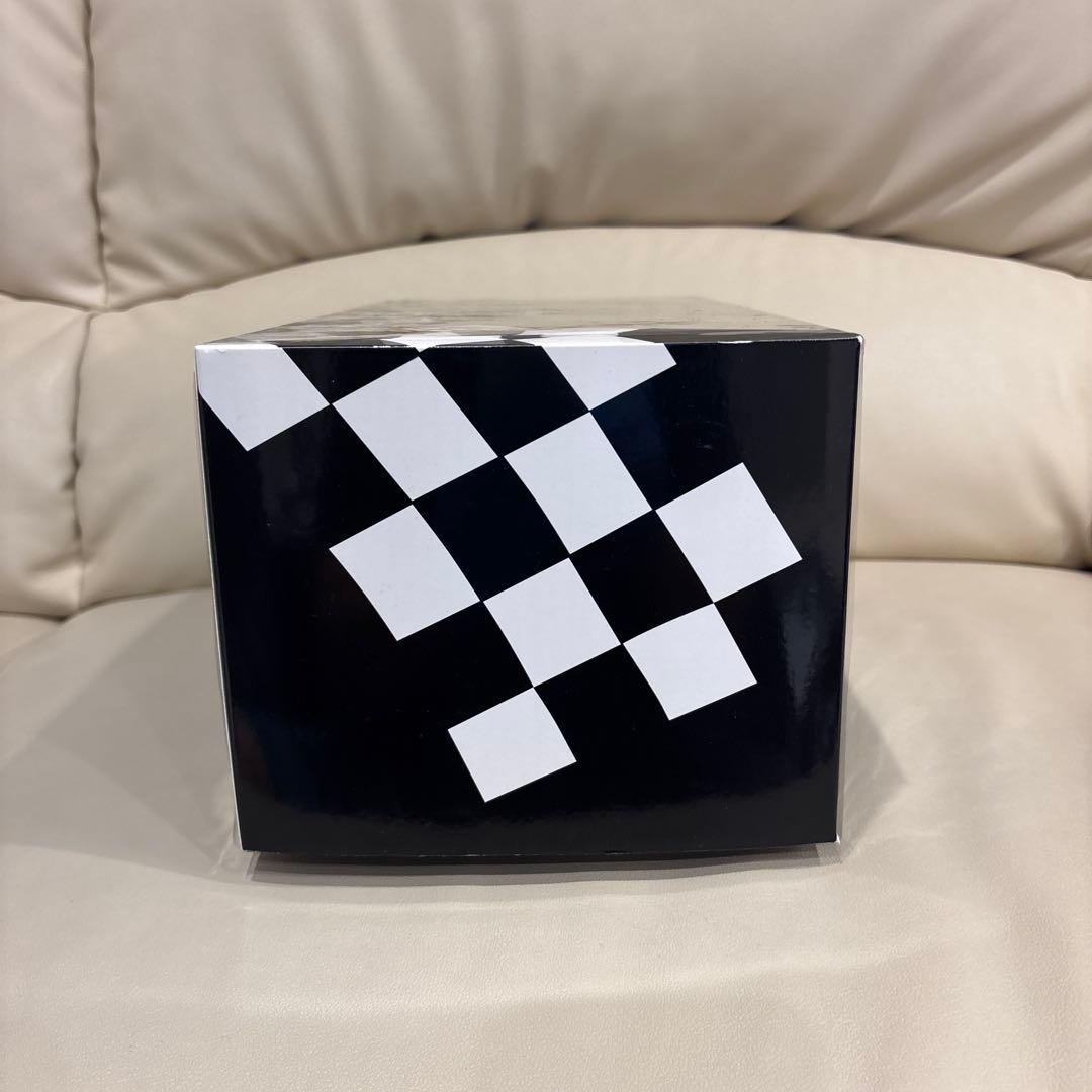 1/18 ミニチャンプス アルファロメオF1 C42 ボッタス