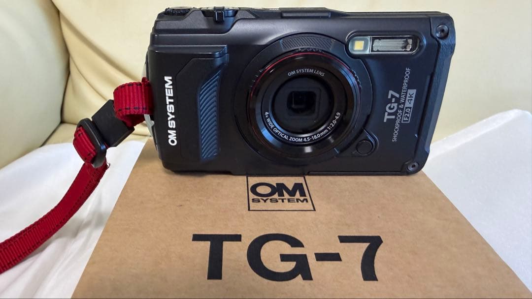 新同品　オリンパスOM TG-7 元箱付&5240円の純正レンズバリア付