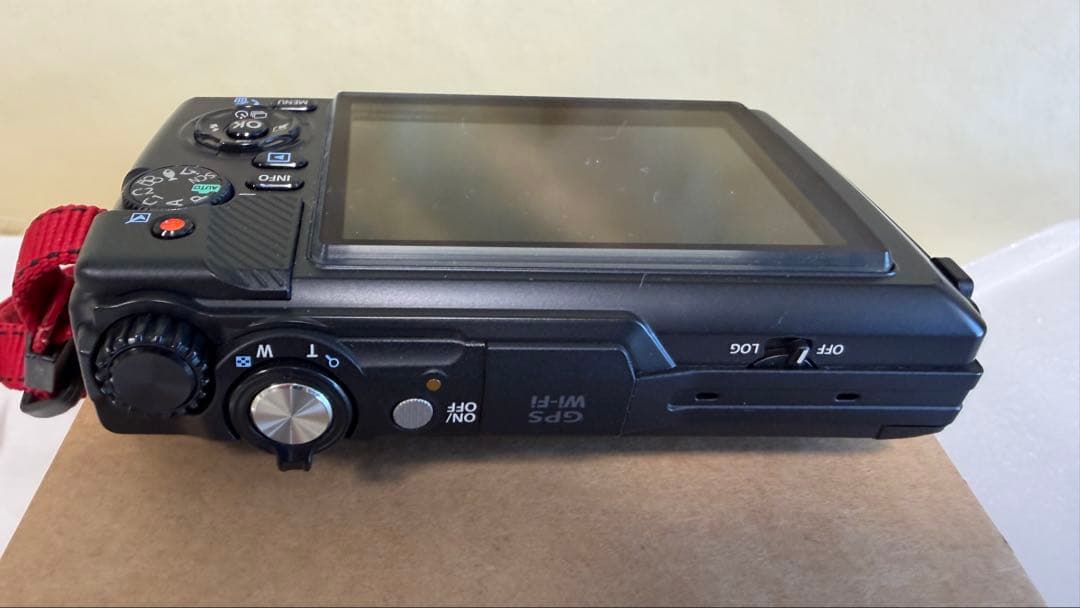 新同品　オリンパスOM TG-7 元箱付&5240円の純正レンズバリア付