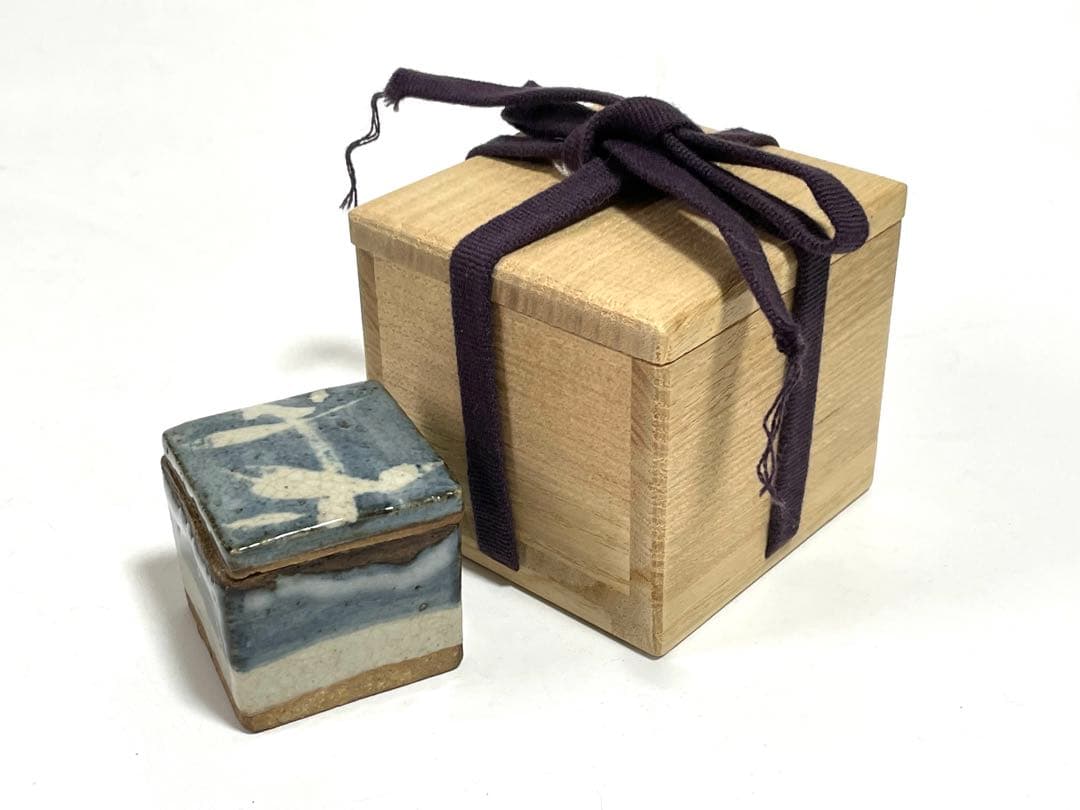 作家物　陶芸家　河井寛次郎　？　呉須鉄薬草文合子　香合　角型　箱付き　民藝　民芸