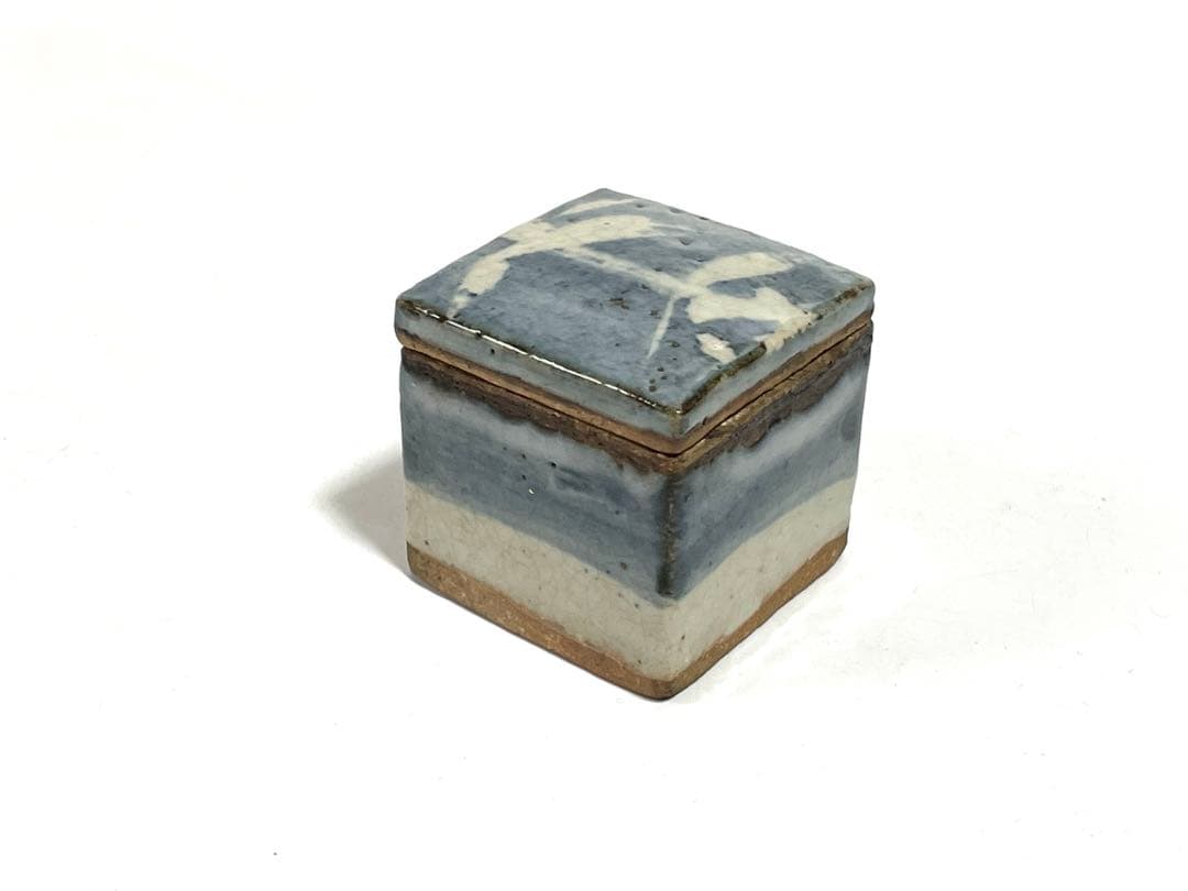 作家物　陶芸家　河井寛次郎　？　呉須鉄薬草文合子　香合　角型　箱付き　民藝　民芸