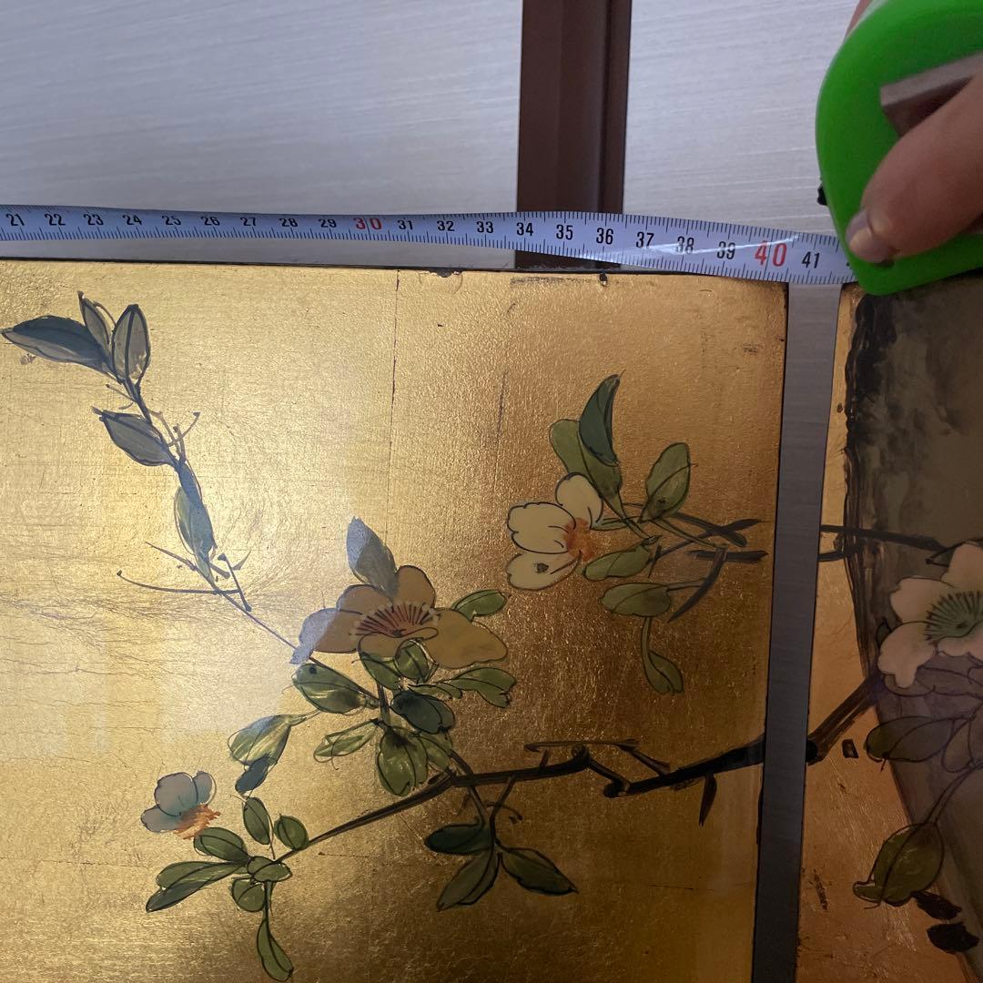 金箔の伝統的な日本の屏風