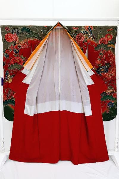 美品 本振袖 紅型染 朱赤 縮緬地 アゲハ蝶 吉祥花 身丈163cm フォーマル