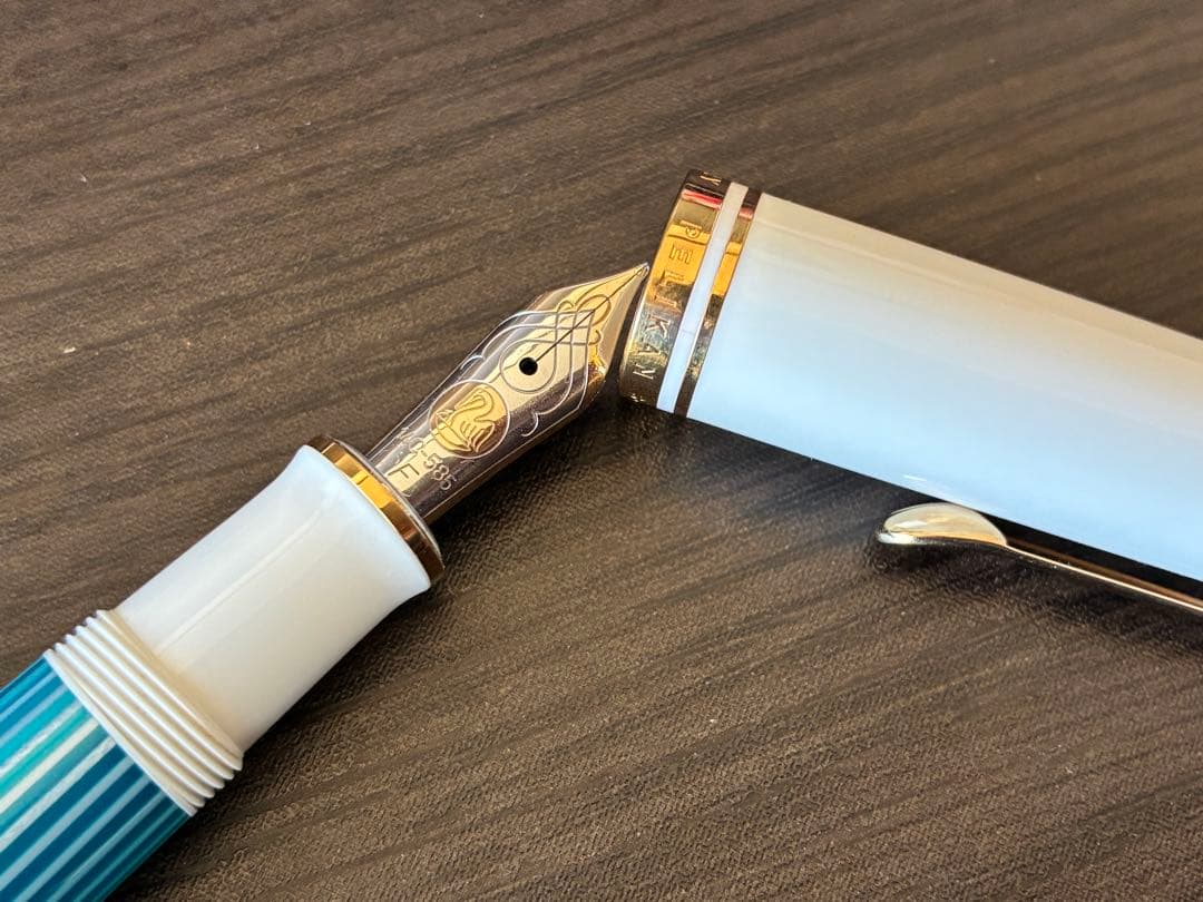 Pelikan ペリカン　M600　ターコイズホワイト　Fニブ