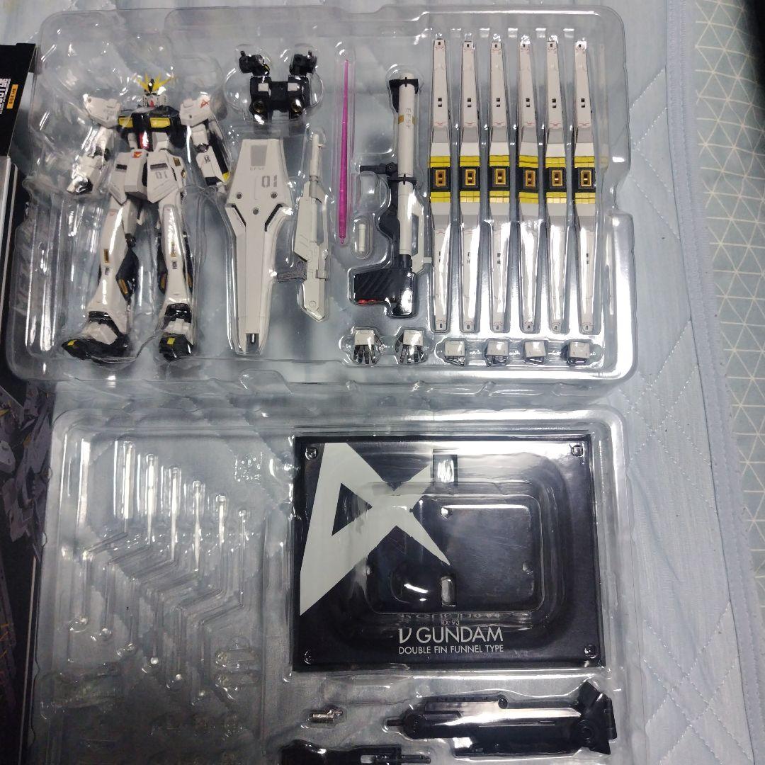 LROBOT魂 νGUNDAMダブル・フィン・ファンネル装備