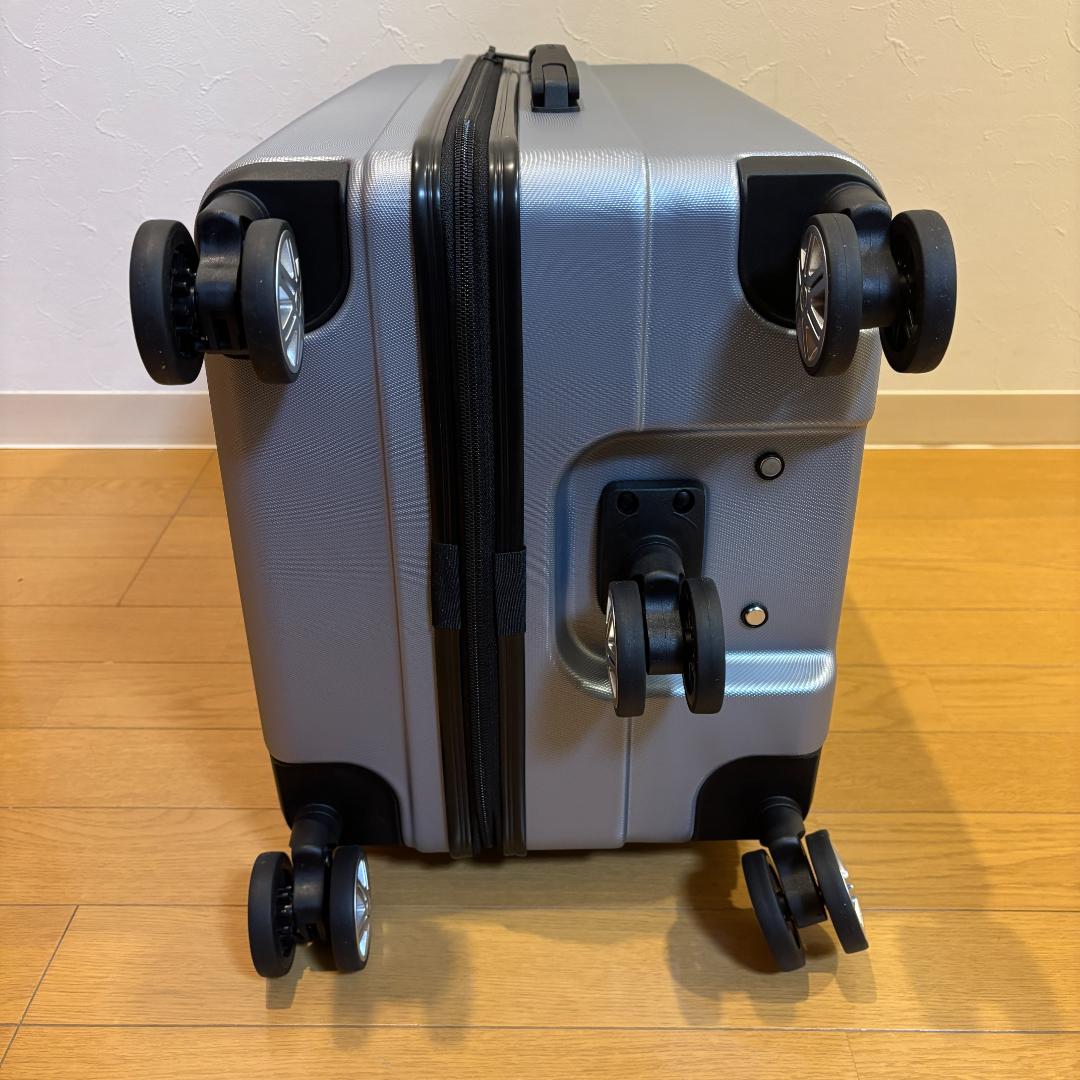 新品半額 日本ブランド スーツ キャリーケース Mサイズ 68L シルバーグレー