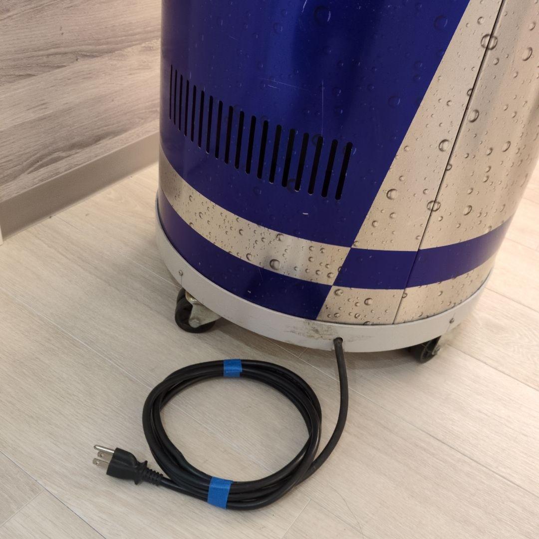 非売品 希少Red Bull 缶型 冷蔵庫キャスター付き