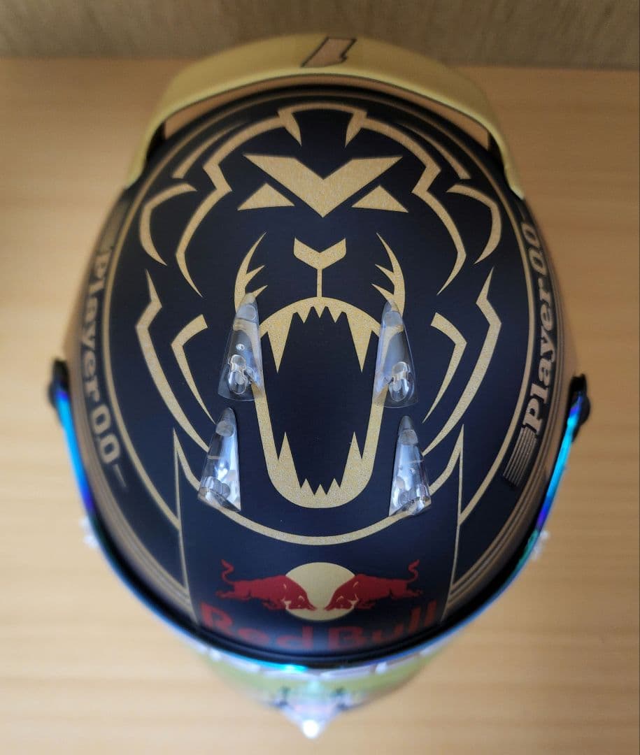 M.フェルスタッペン、 1/2ヘルメット 2023年チャンピオン仕様