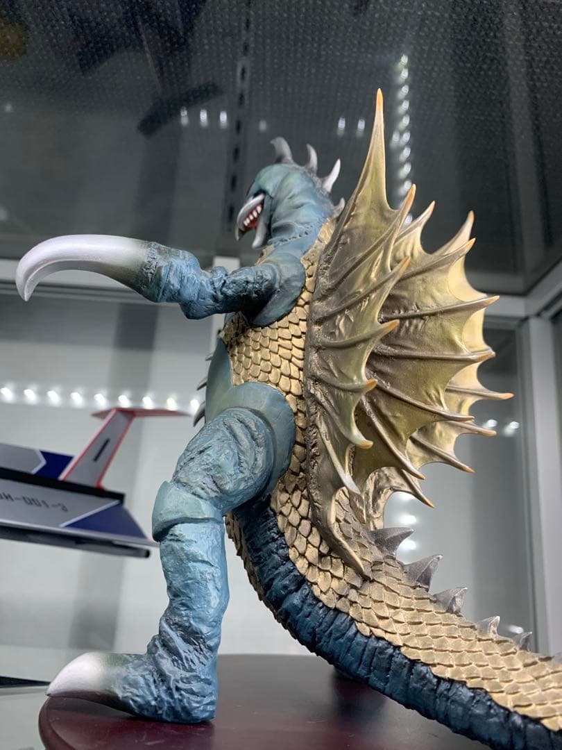 ガイガン　フィギュア　1972