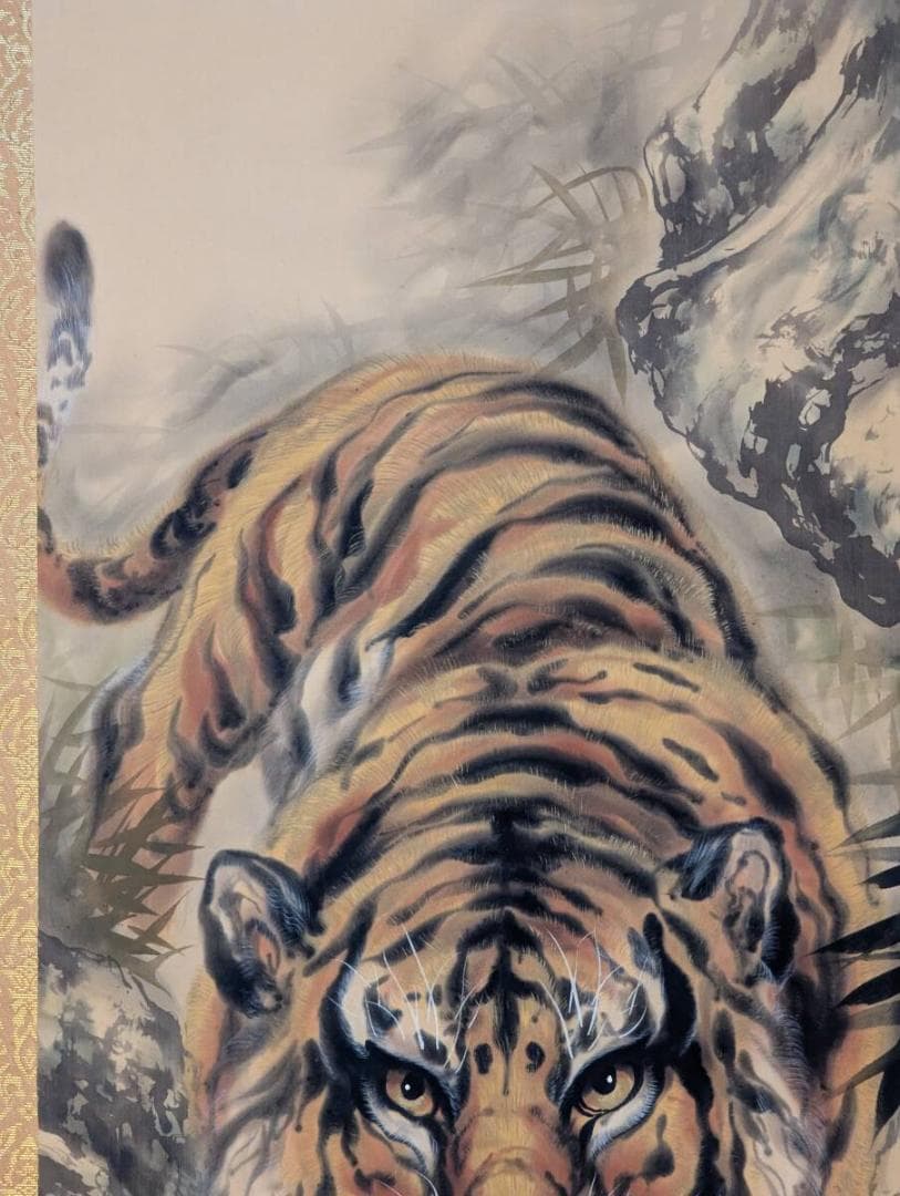 【真作】掛軸　富田古観　猛虎之図　勇壮なる虎図　霊峰に吼ゆる虎　識箱入　S14