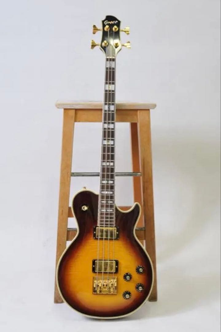 エレキベース サンバースト レスポールスタイル