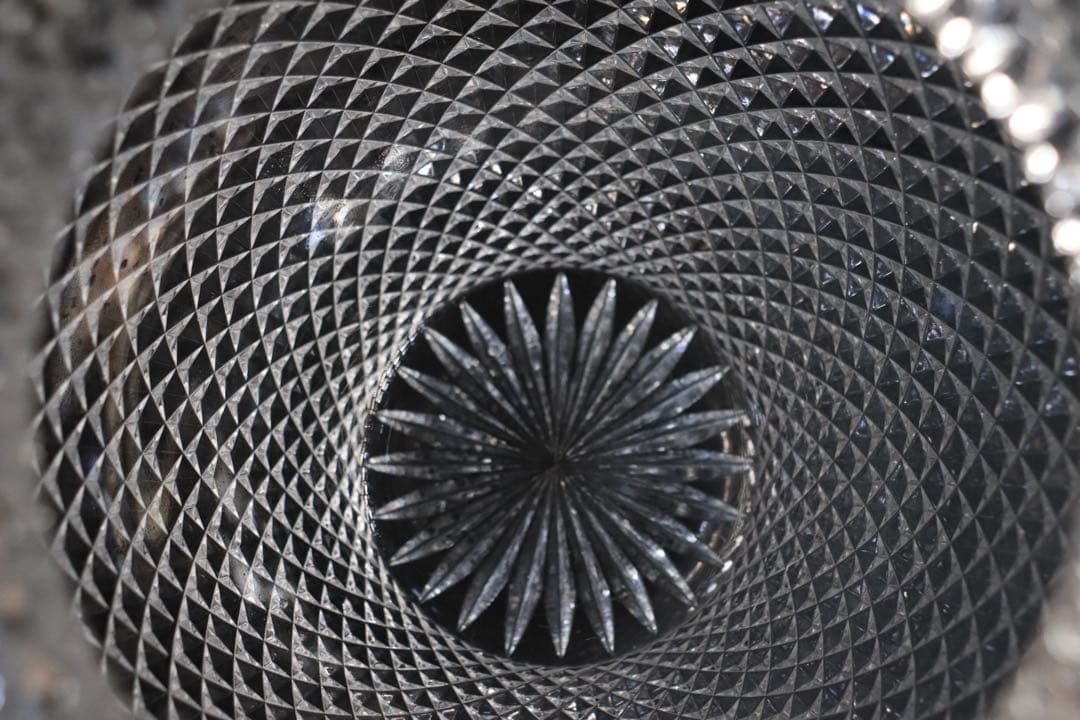 NGL クリスタル　カットガラス花瓶　送料込み251023