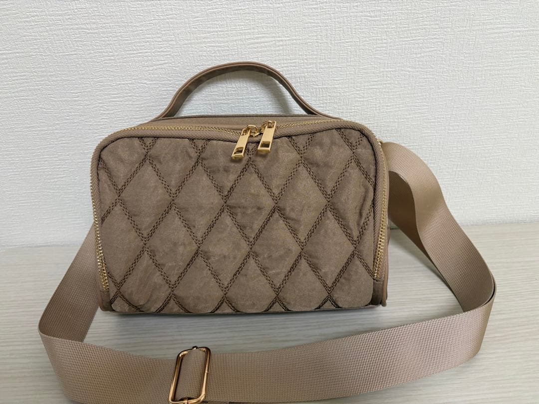 soleile ソレイル　カメラバッグ　ハンドルバッグ　ベージュ