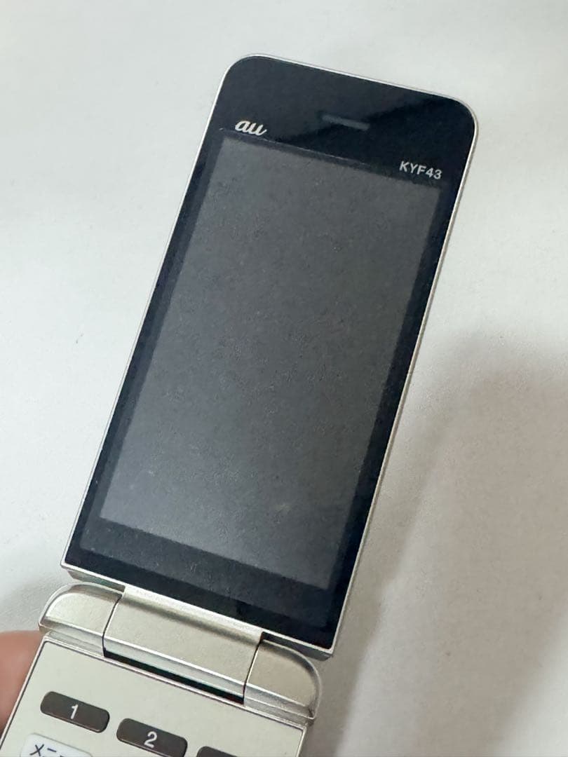 【au】 KYF43 かんたんケータイ 本体のみ