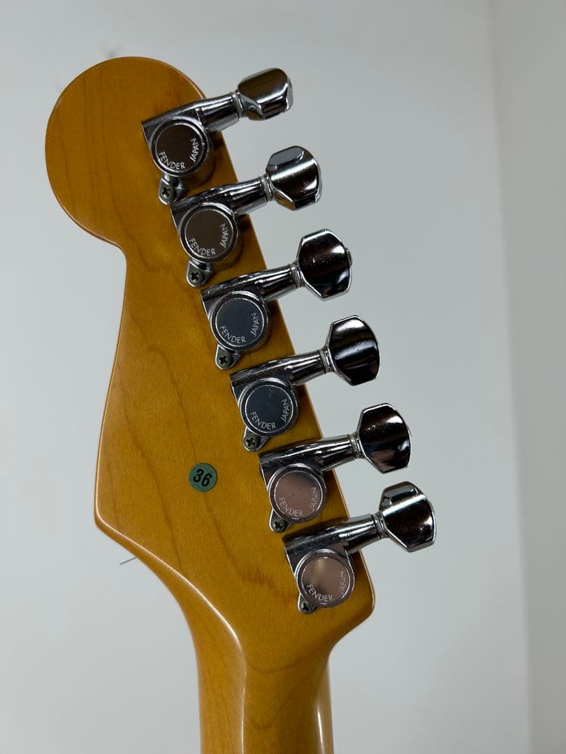 Squier【Stratocaster エレキギター クリーム】