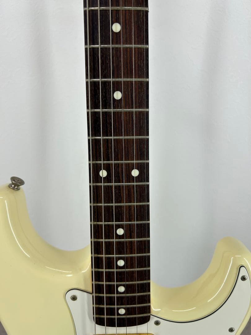 Squier【Stratocaster エレキギター クリーム】