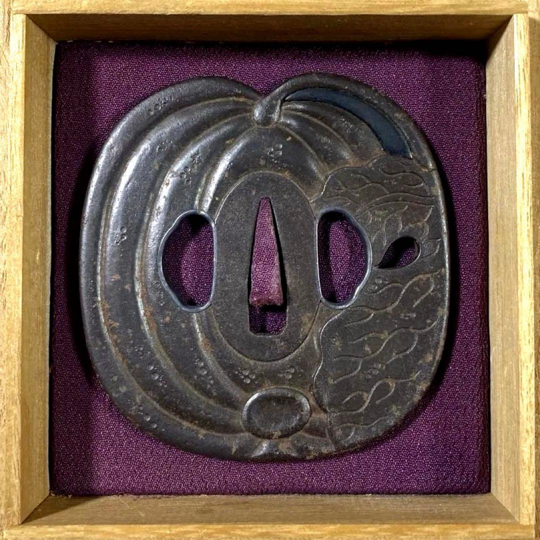 B-69 鍔 『正阿弥 瓜図』　在銘　武具　刀装具　骨董品　日本　美術品　工芸品