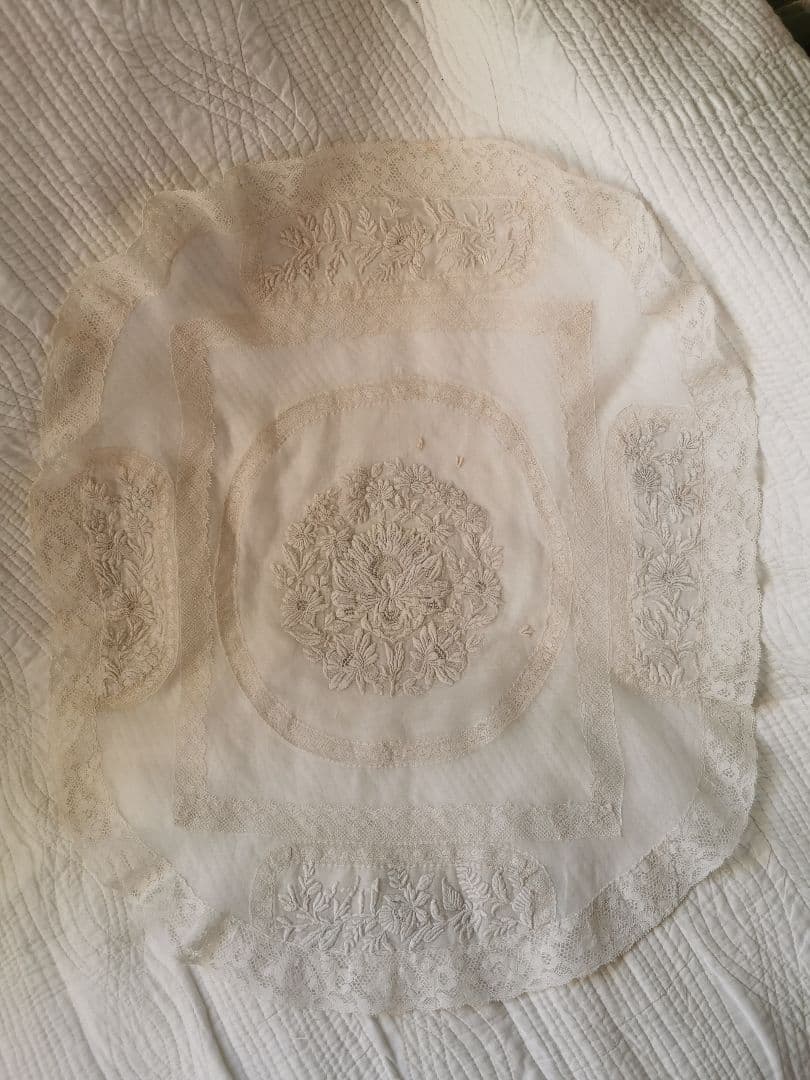 アンティーク フランス 美しい盛上刺繍 ノルマンディーレース 象牙色アイボリー