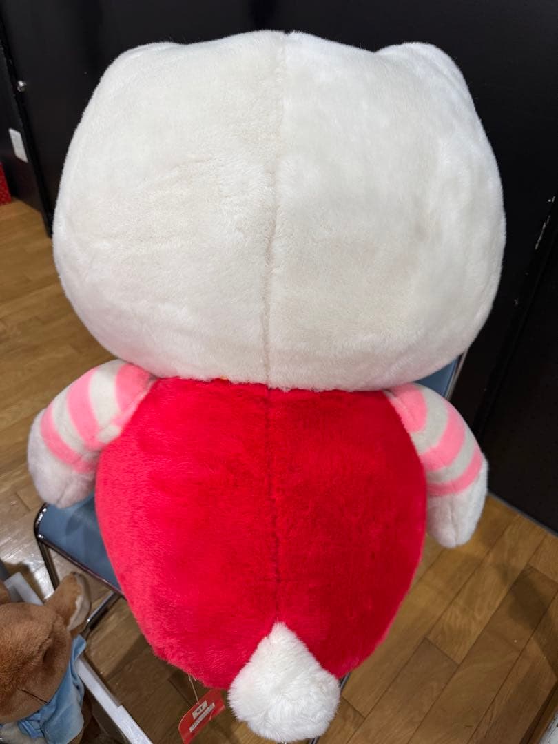 キティちゃん　特大　ぬいぐるみ　昭和レトロ　サンリオ　タグ付き　約66cm