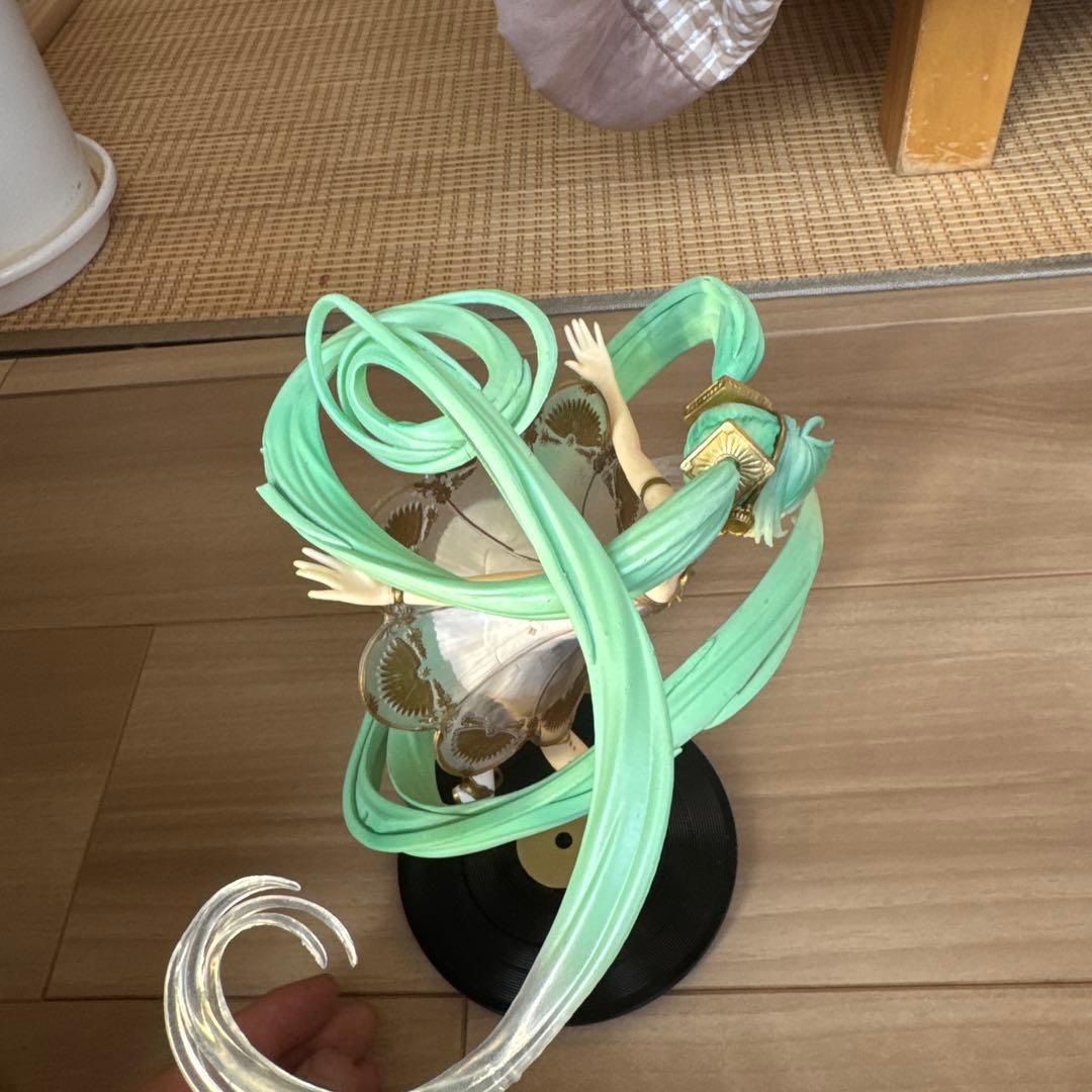 初音ミク ダンスフィギュア レコード型台座付き