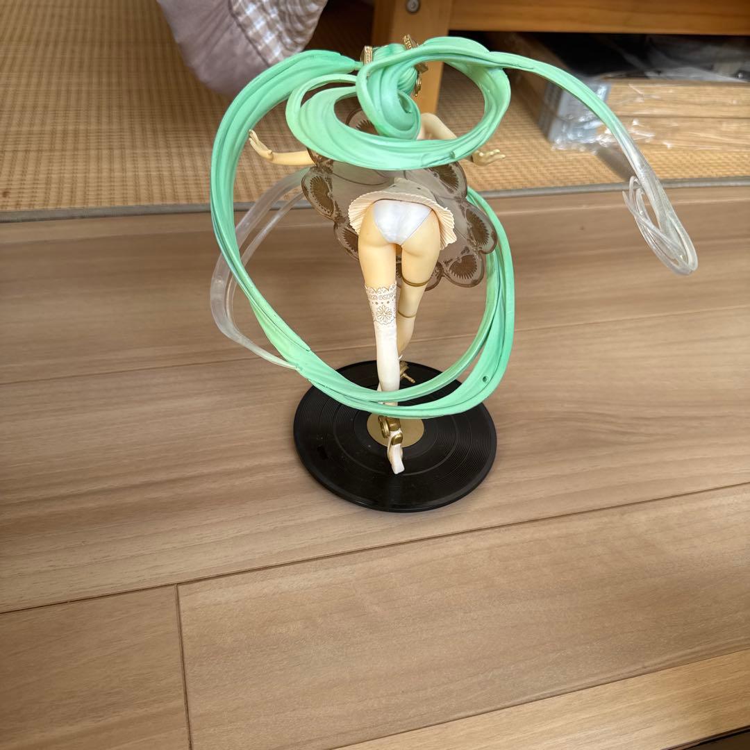 初音ミク ダンスフィギュア レコード型台座付き