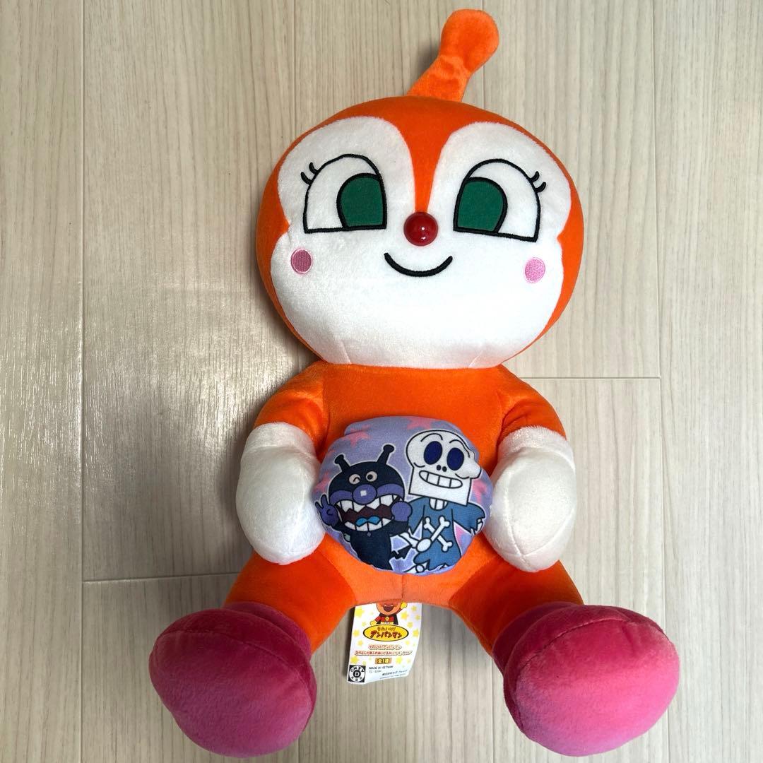 カキにゃん、たまごっち、スティッチ、ドキンちゃん、ドラえもん、エルモぬいぐるみ